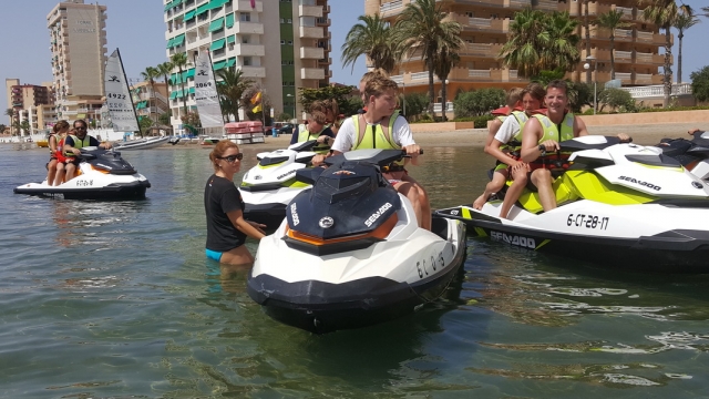 preparados para montar en agua de moto en Murcia