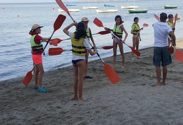 Practicando las posiciones con el remo en Murcia