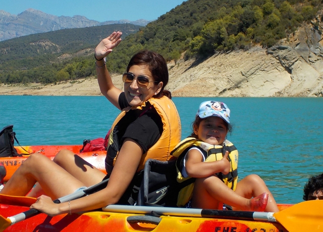  Kayaking with the family 