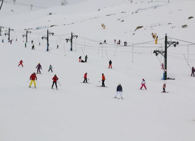  Skiing at the Alto Campoo station 