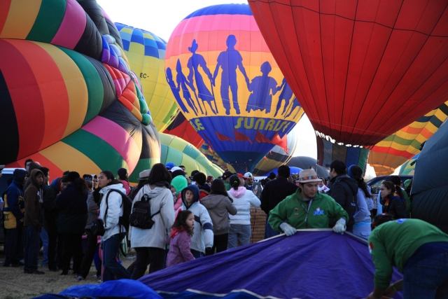  Many people came to see us 