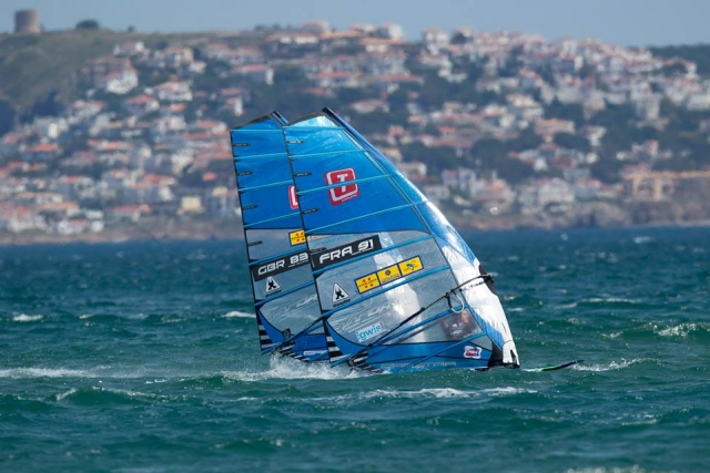 Zwei Windsurf-Segel
