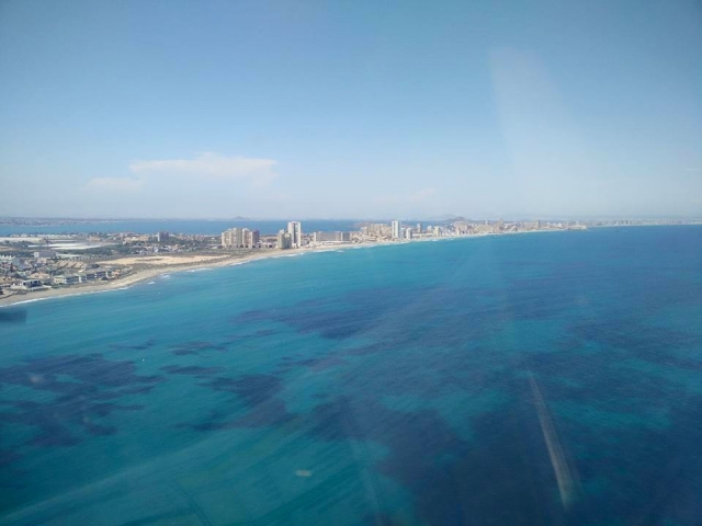 e-7994-volando-sobre-la-costa-calida-en-avioneta16324087958507.jpg