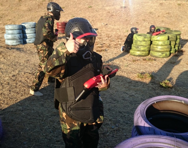  Kleiner Paintball-Spieler 