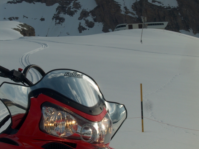 Probando las motos de nieve