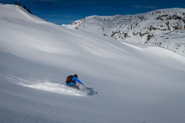 Practicando esqui alpino en el Valle de Aran