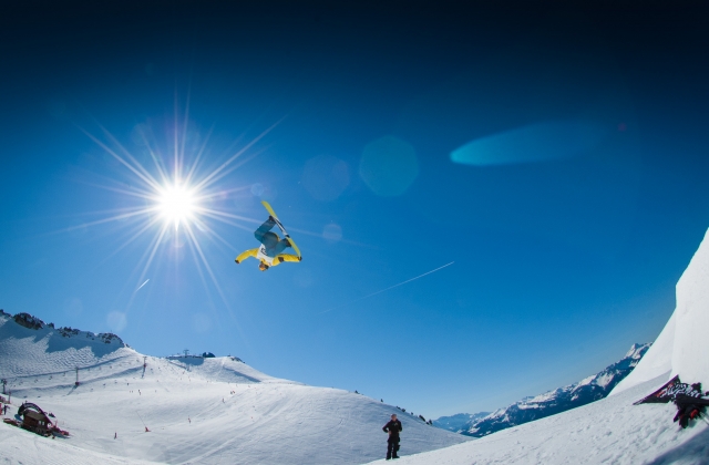 Piruetas en pista de snowboard