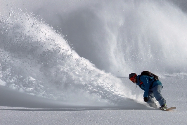 Increible snowboarding