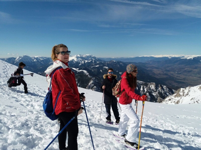 En la nieve con lentes de sol