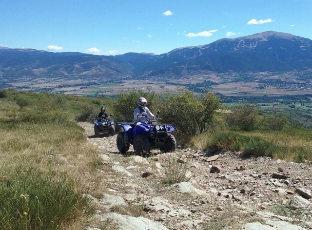 Pilotando un quad por parajes catalanes