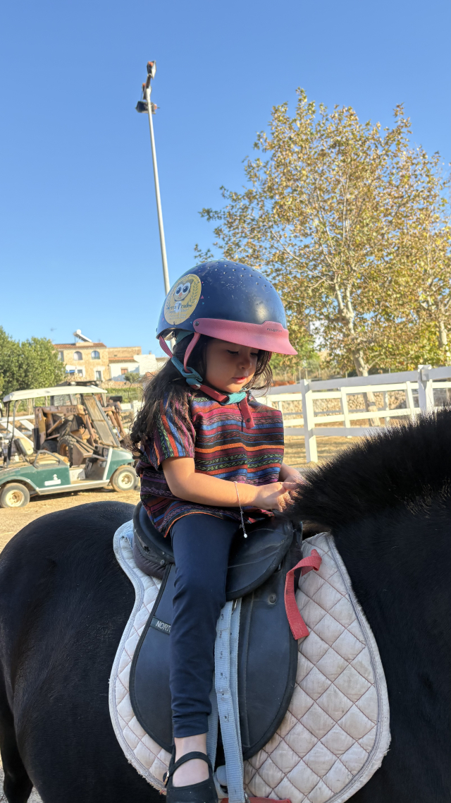 Opinión de Saraí sobre Paseo en poni para niños Tarragona 15 minutos