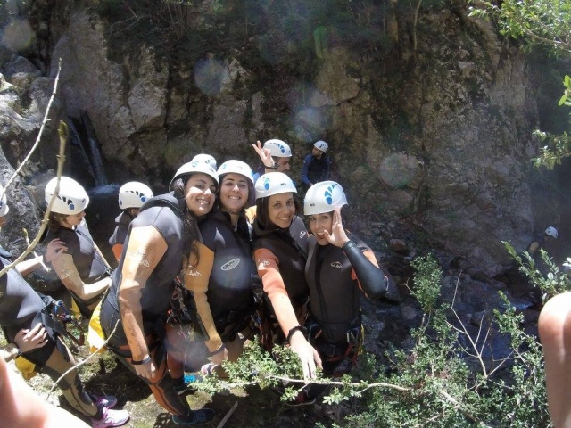  Amici nel burrone 