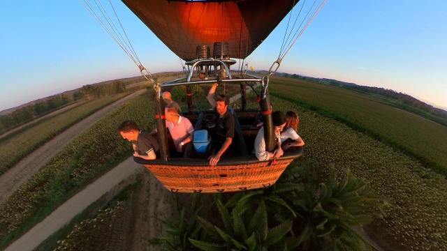  Balloon rides 