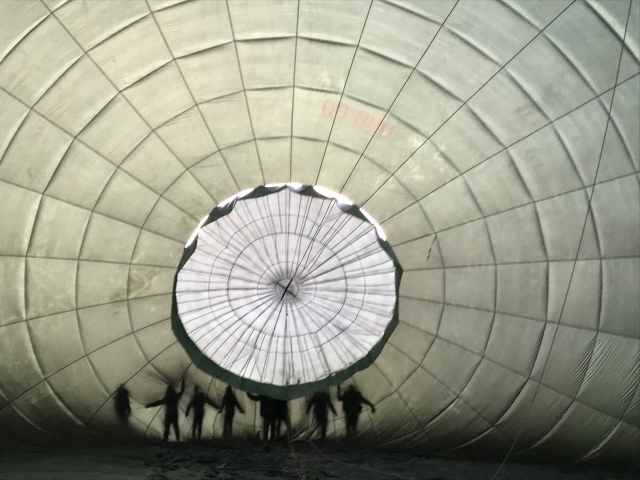  Hugging the balloon 