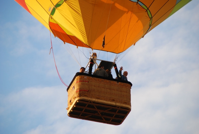  Bottom view of the basket 
