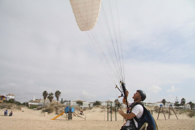contro-de-vela3-eolo-school-paramotor.jpg