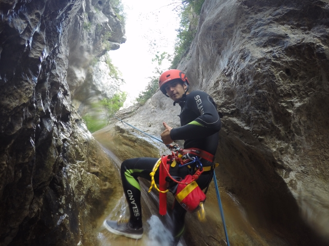  Abseilen in der Schlucht 