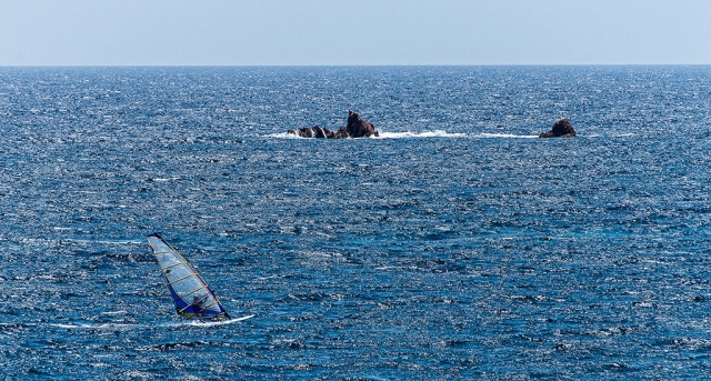  海岸风帆冲浪 