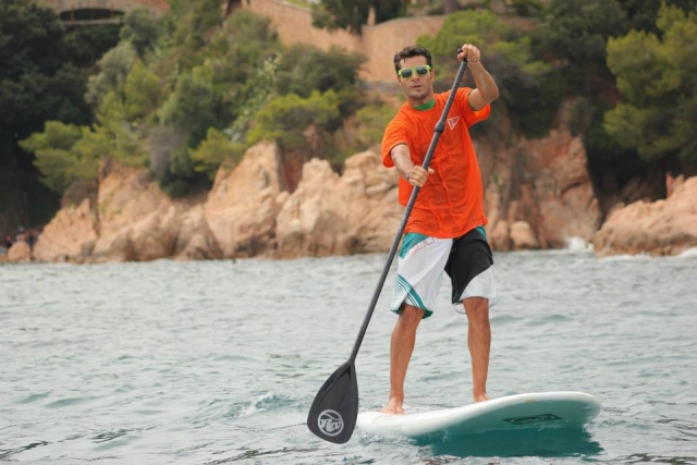  Paddle Surfing 