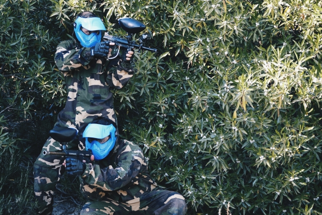 Jugadores con mascara azul