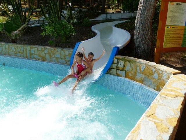  Family enjoyment 