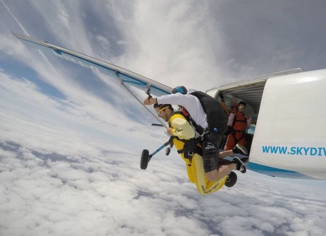 Salto tandem en paracaidas en Portugal
