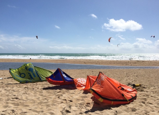 Cometas en la arena gaditana