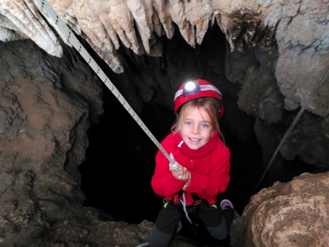  Caving 