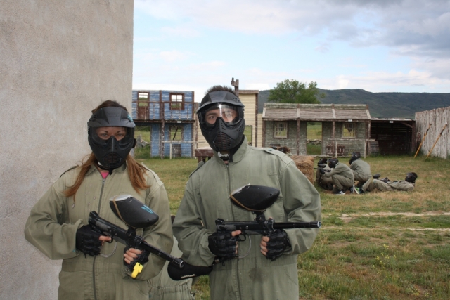 Partida de paintball mixta