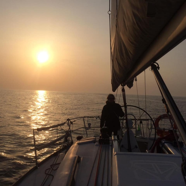  Sailing with the sunset 