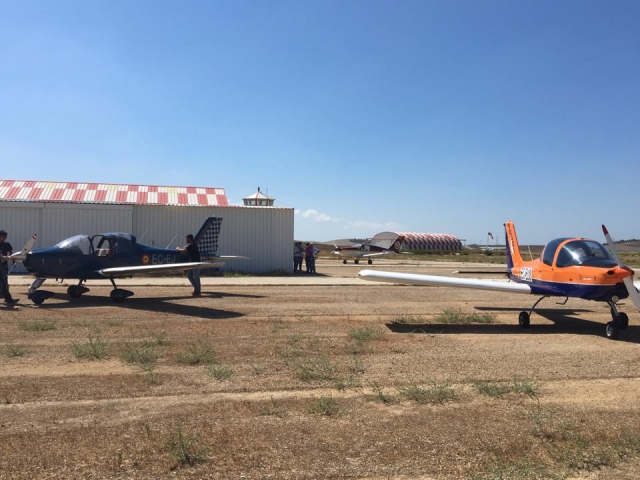 e-14125-avionetas-en-la-juliana14884578666164.jpg