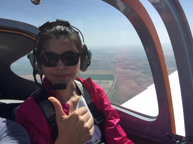 e-14125-chica-sobrevolando-campos-en-bollullos14884578678452.jpg
