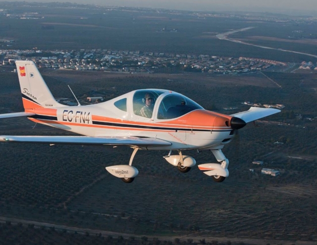 e-14125-en-vuelo-con-bollullos-abajo14884578694879.jpg