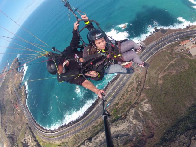 En parapente sobre el Atlantico