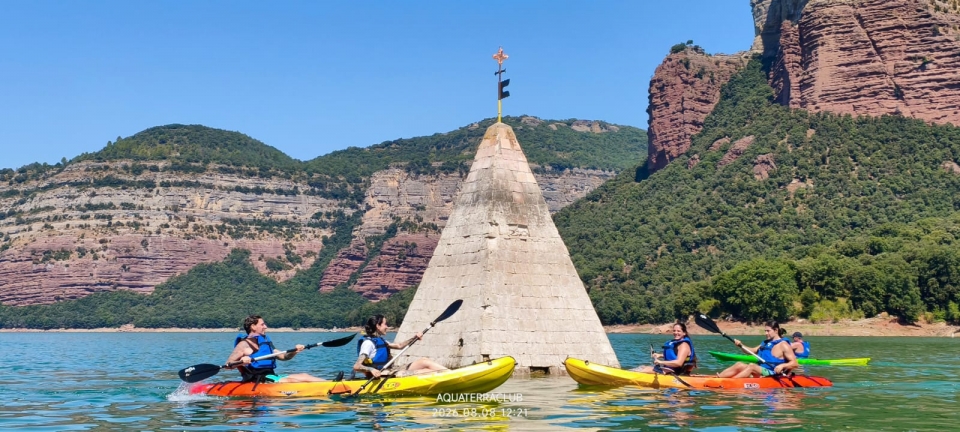 res_o-67388-kayaks_de_daniel-carnerero-perez_17864553317508.jpeg