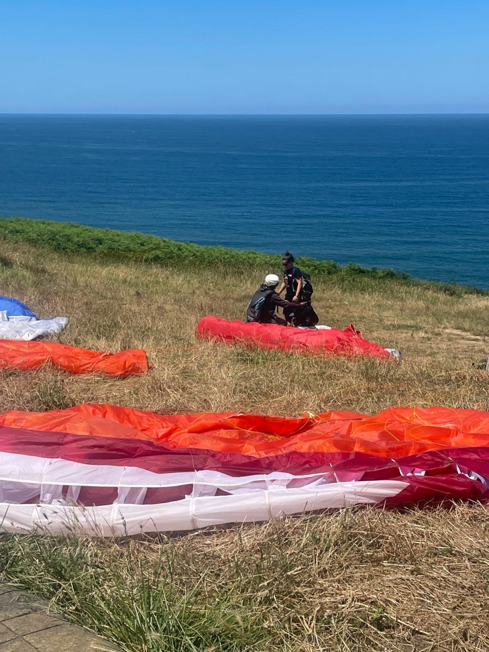 res_o-67126-parapente_de_lander-del-val-armentia_17832367178132.jpg