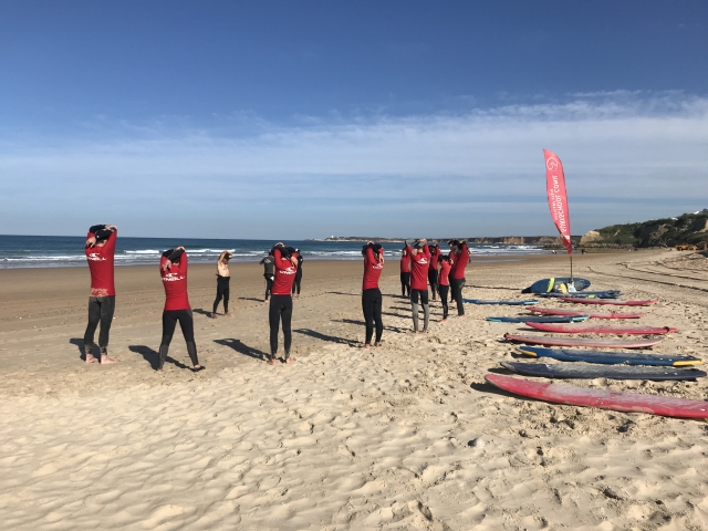 Previo a la leccion de surf en la playa