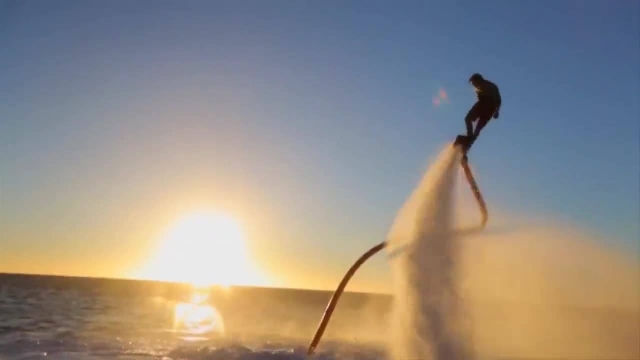 flyboard al atardecer