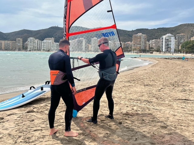 Clases de windsurf en la arena