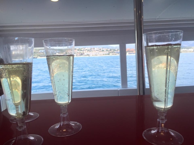  Cava au bar du bateau 