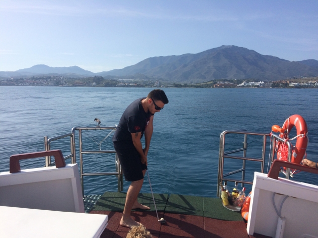  Golf dans la mer 