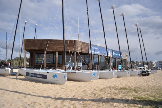 Catamaranes en la arena