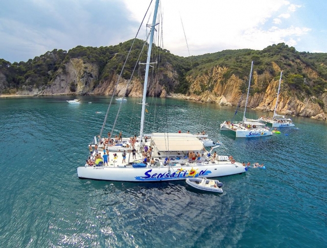 Excursión en varios catamaranes