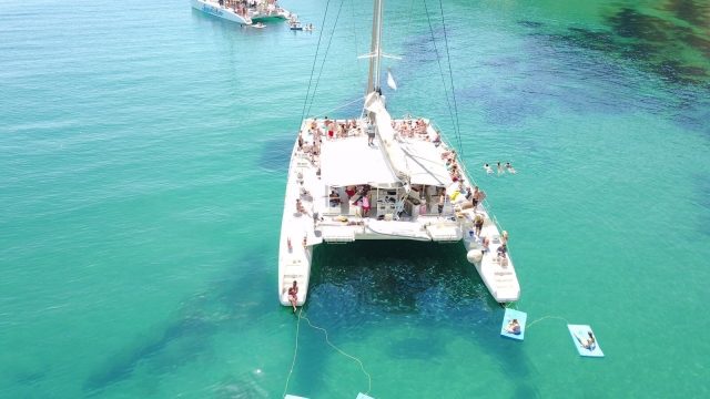 Popa del catamarán 