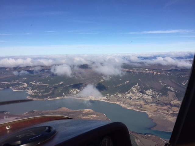  The river and the clouds from the plane 