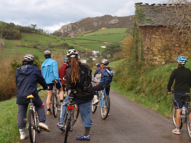  Andare in bicicletta fuoristrada 