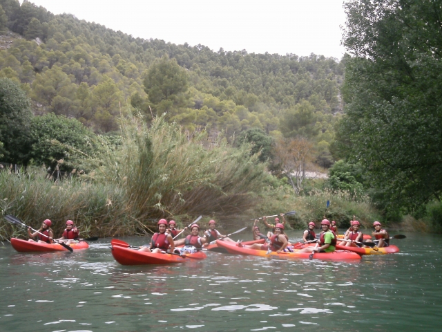  Canoes 