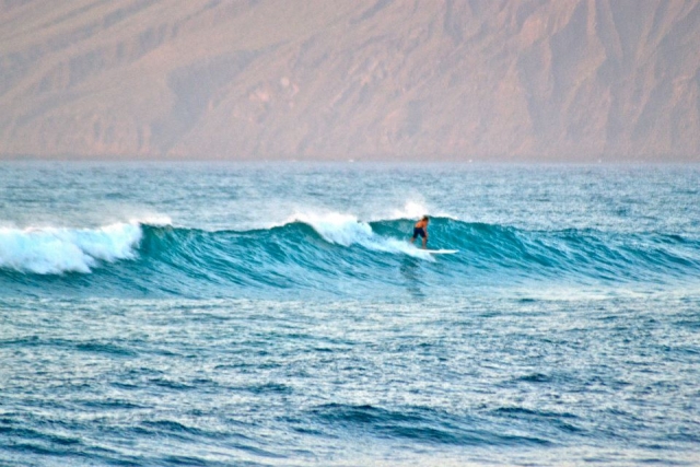 Surfeamos por la Caleta de Famara
