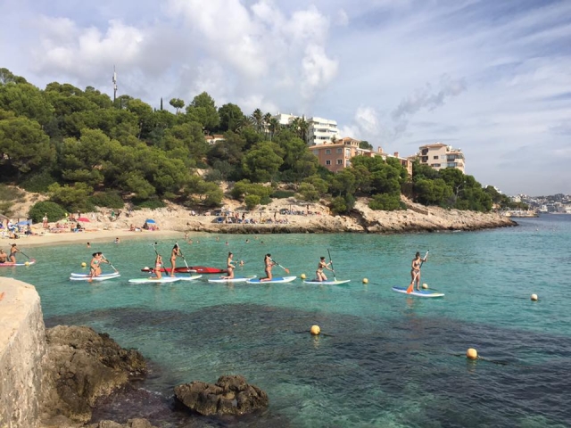  Gruppo SUP con partenza dalla costa 
