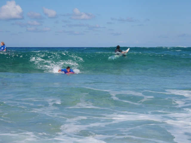  划桨赶上第一波浪潮 